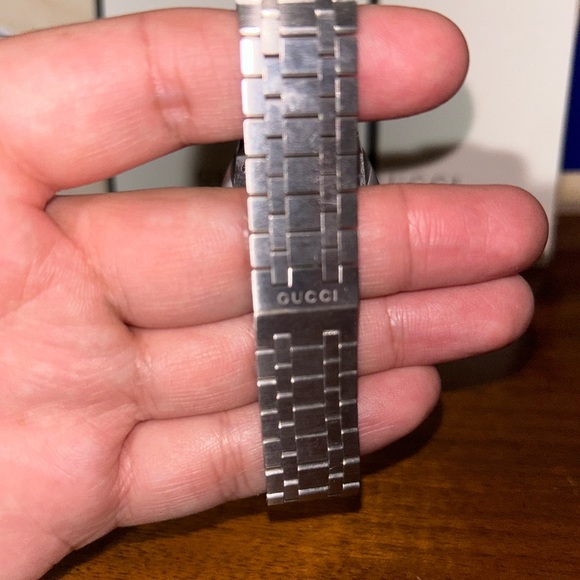 Gucci 38 mm watch - Picture 7 of 8